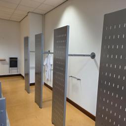  - COLLEGE ZAAL STOELEN BANKEN  (6)