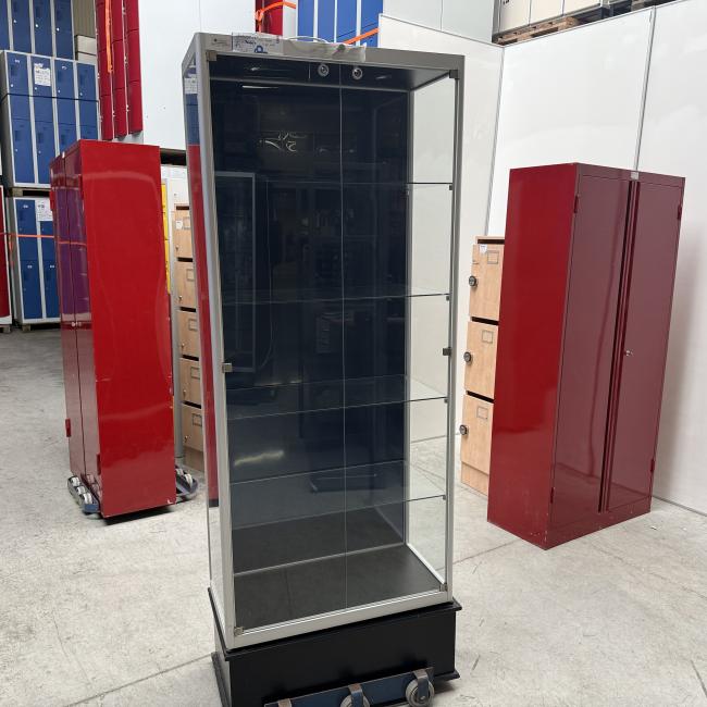  - 2x Helioz vitrinekasten 375,- per stuk ex (1)