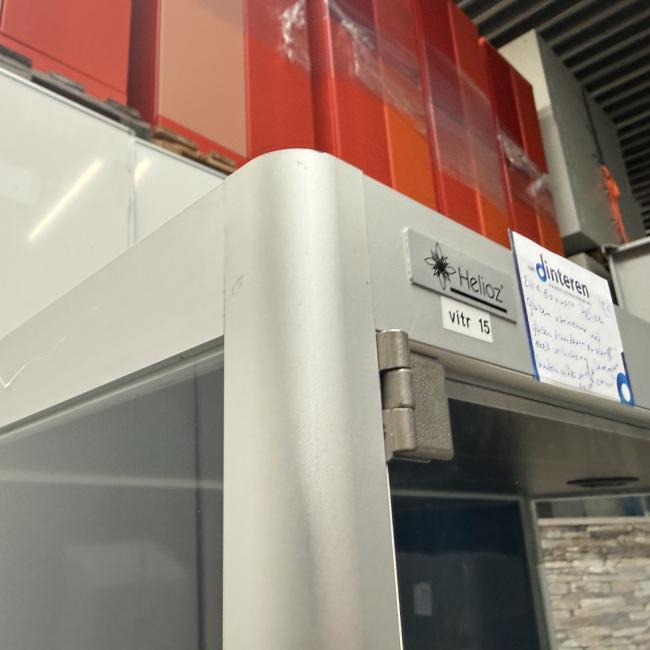  - 2x Helioz vitrinekasten 375,- per stuk ex (16)