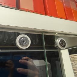  - 2x Helioz vitrinekasten 375,- per stuk ex (14)