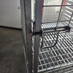  - 4 zijdige rolcontainer met deur afm 87x72x180 cm dbxxh  rondom gesloten  (7)