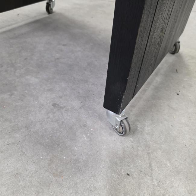  - verrijdbare eiken tafel afm 70x55x52 h (5)