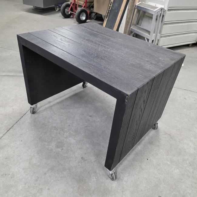  - verrijdbare eiken tafel afm 70x55x52 h (2)