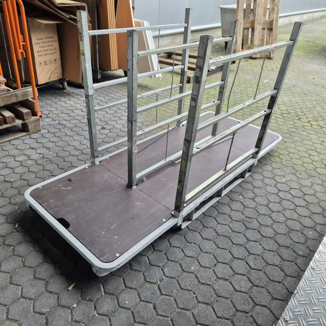  - plateau met rek platenrek afm 200x80 cm hoogte rek 90 cm  (2)