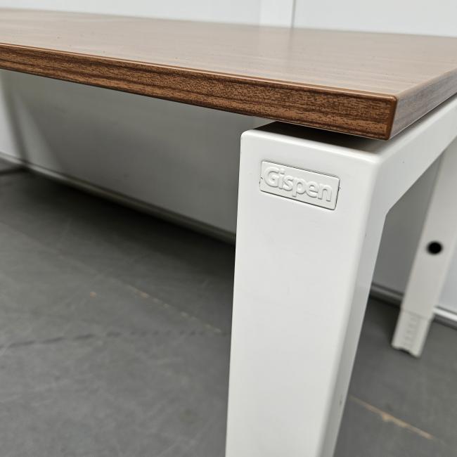  - Gispen bureau - 200x80 cm  in hoogte verstelbaar (1)