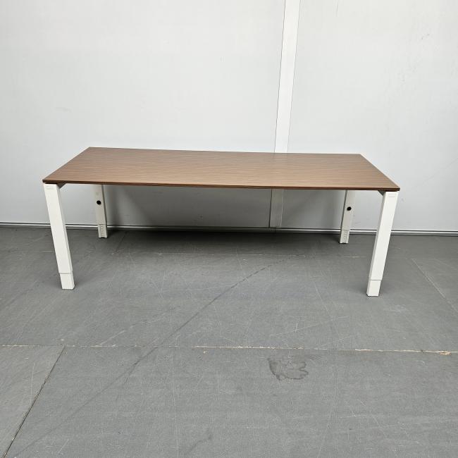  - Gispen bureau - 200x80 cm  in hoogte verstelbaar (2)