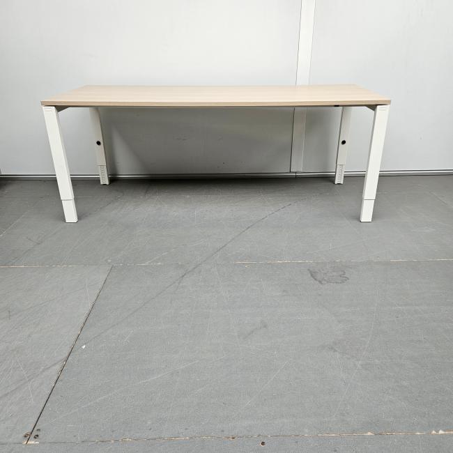  - Gispen bureau - 200x80 cm  in hoogte verstelbaar  (4)