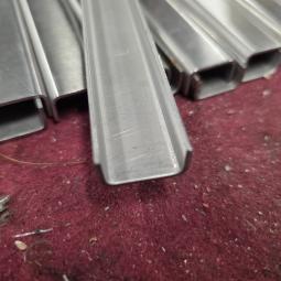  - 70x RVS U-profiel  21-18 mm (1)