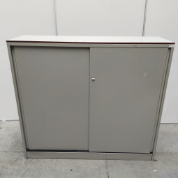  - 136x150x45 cm ahrend stalen schuifdeurkast 1x (9)